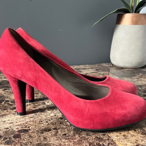 Geox Respira Suede Pumps - Picture 1 of 6